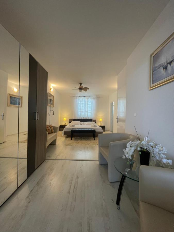 Villa Lory Makarská Exteriér fotografie
